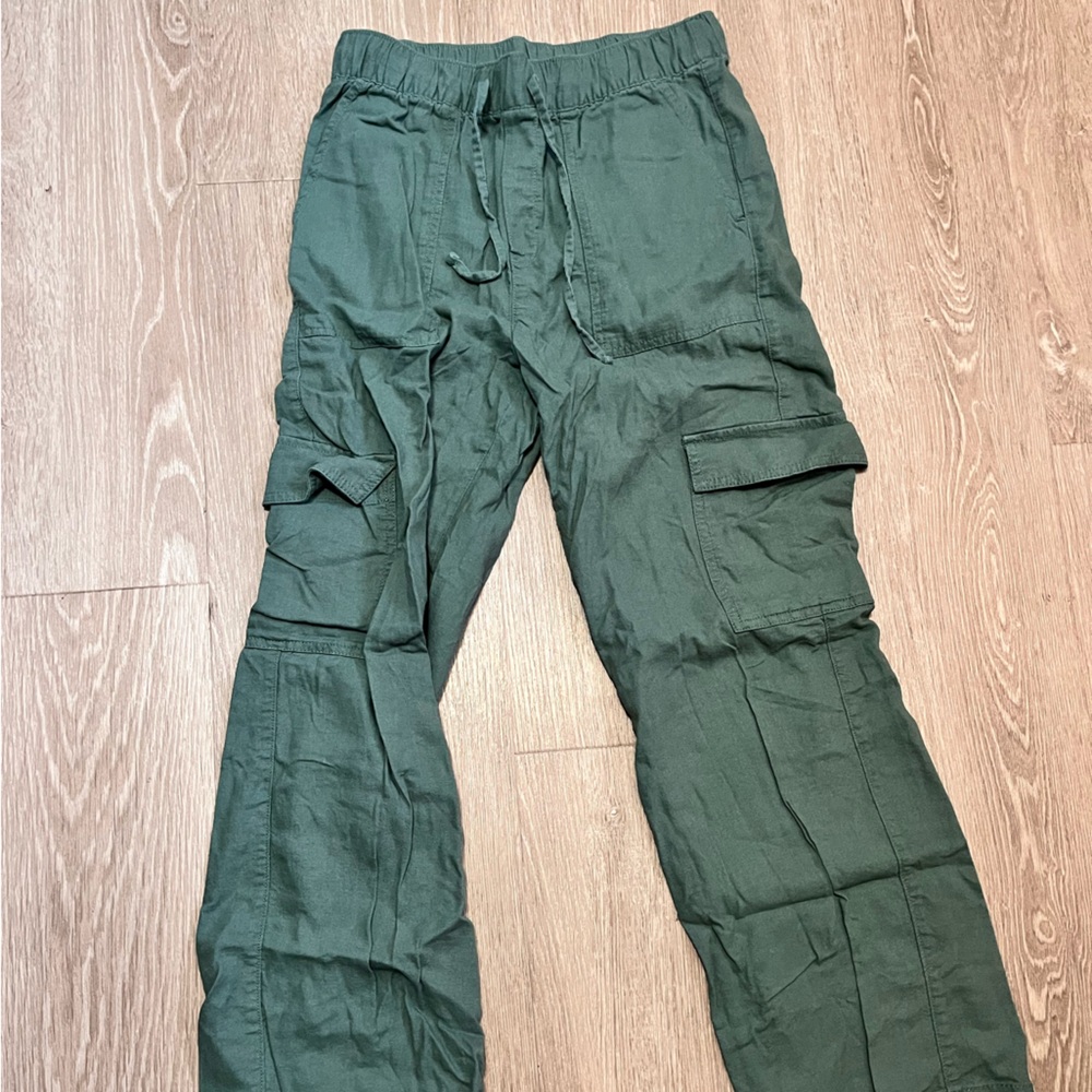 Women’s green cargo pants